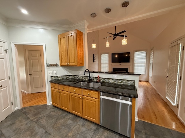 Building Photo - 5 Top Ridge Ct