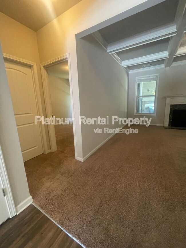 Building Photo - 7350 Silk Tree Pt