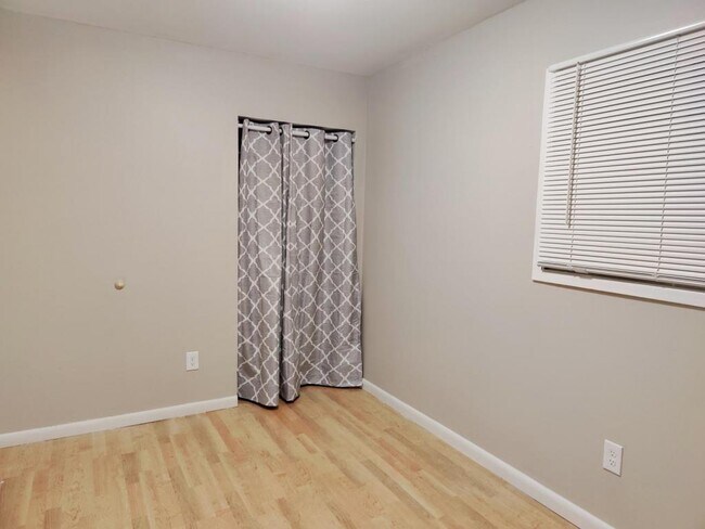 Building Photo - 6195 Highview