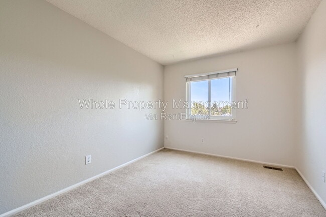 Building Photo - 9948 Deer Creek Ln