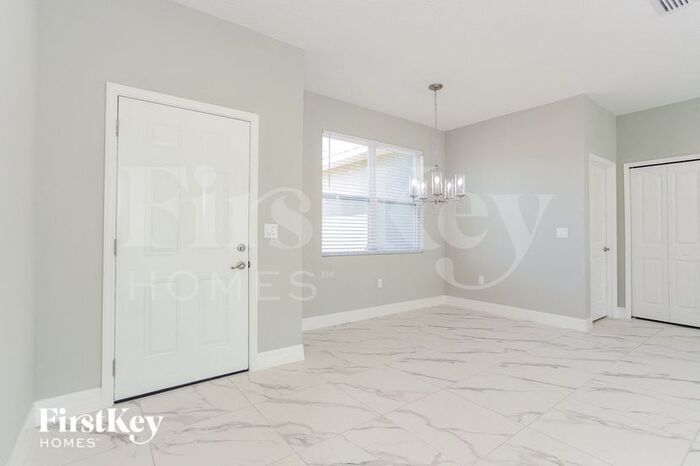 Building Photo - 1644 Tench Ct
