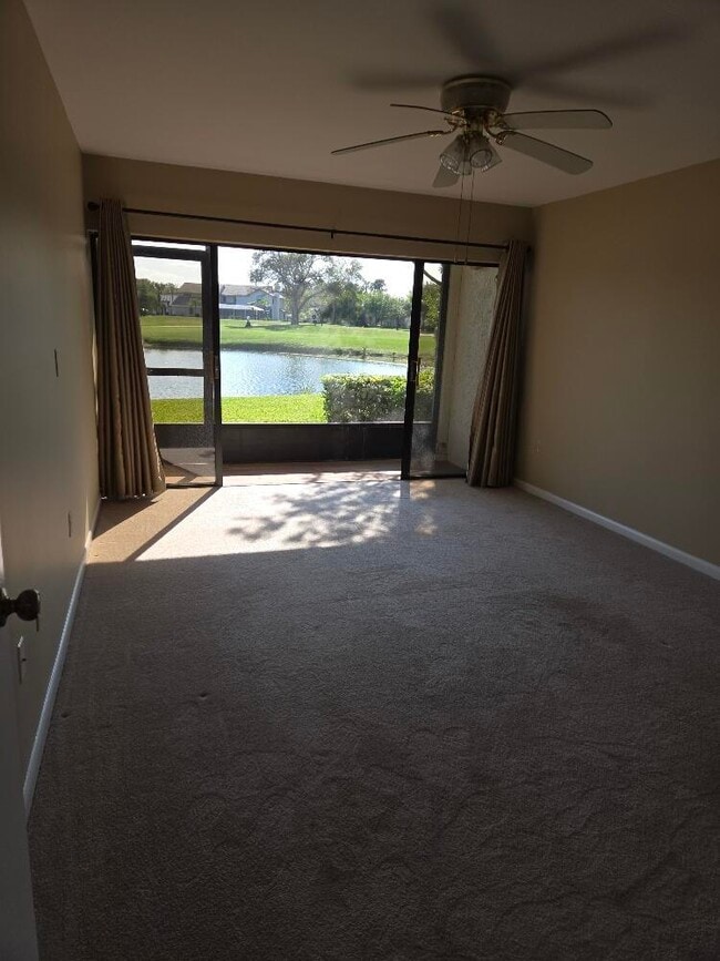 Building Photo - 3200 Twin Lakes Terrace