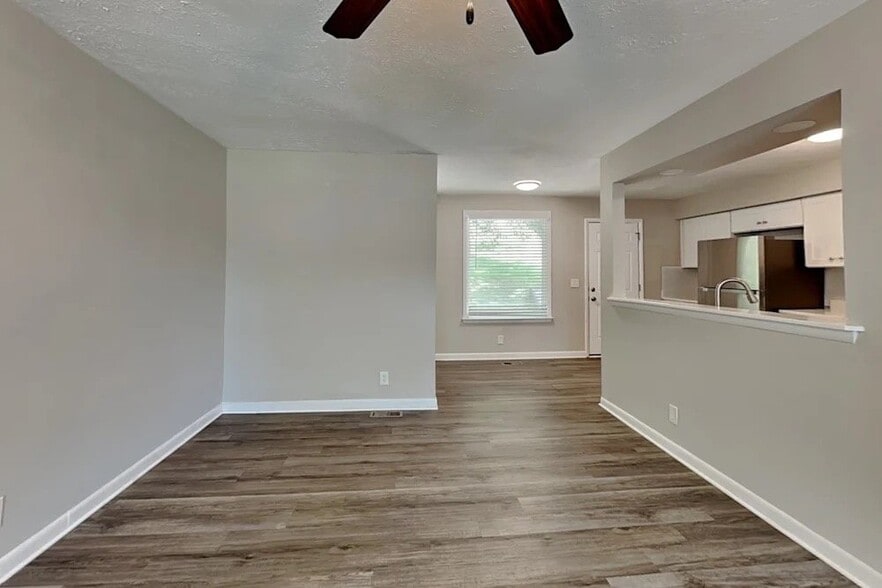 Building Photo - 691 Frankfort Dr