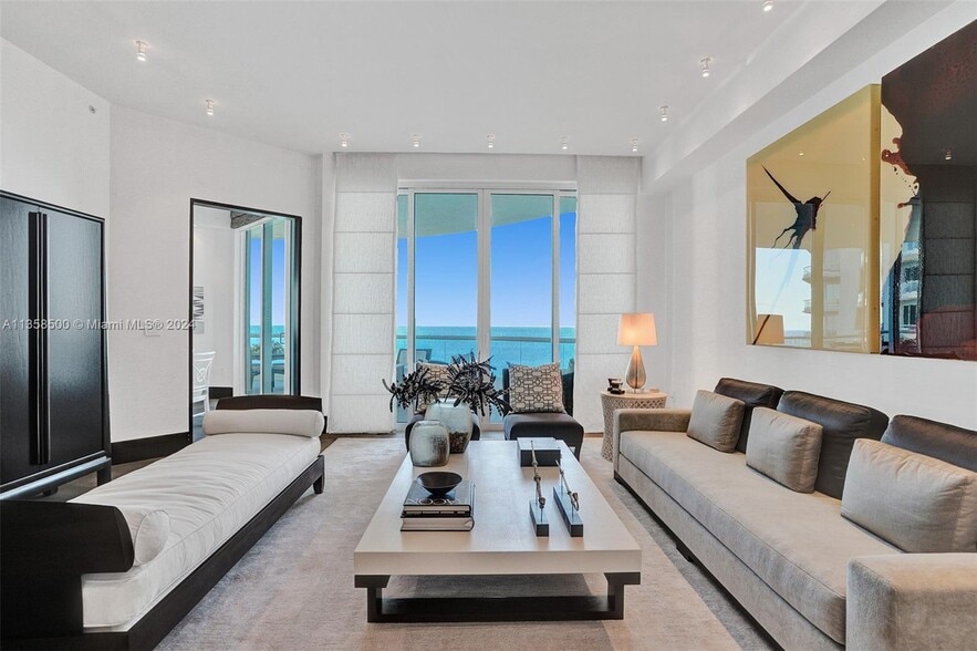 Primary Photo - 16047 Collins Ave
