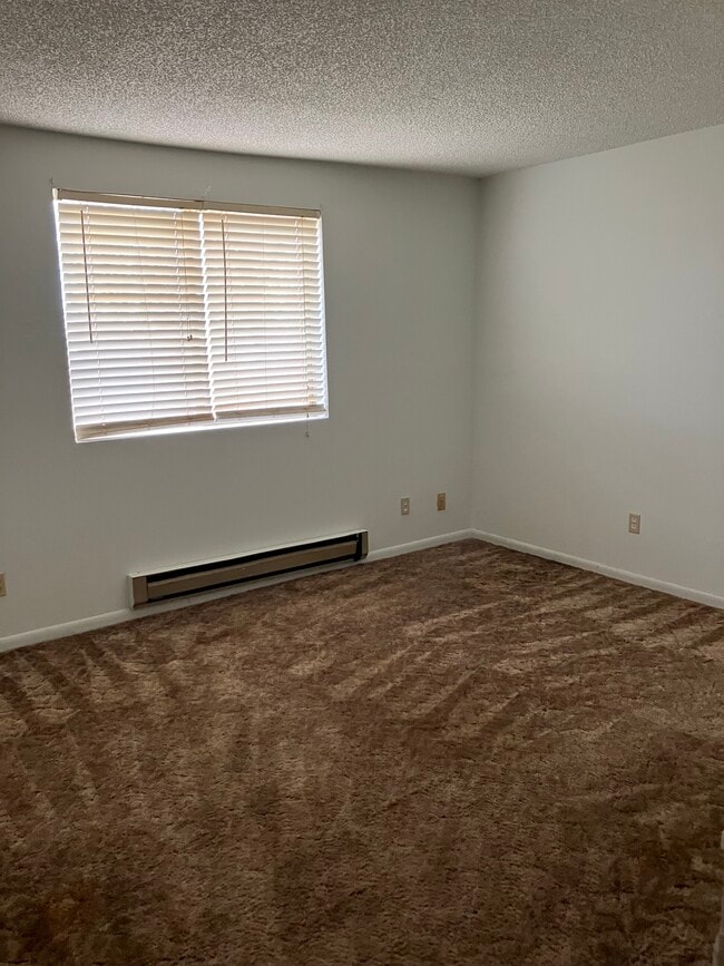 Building Photo - 449-980-980 Hixon Ln