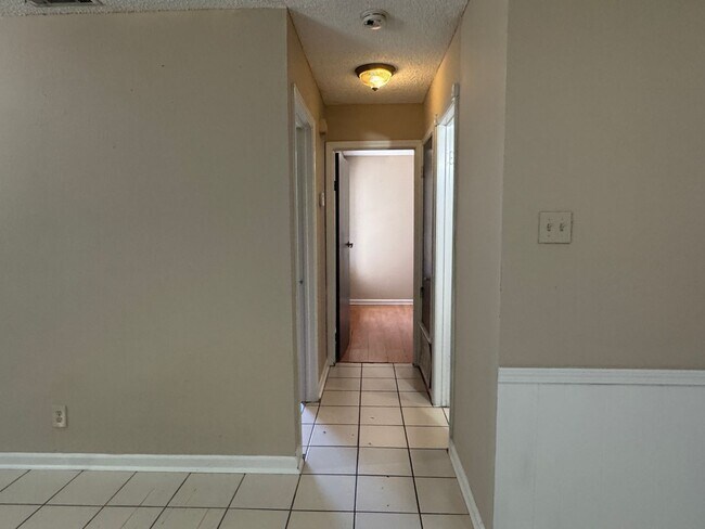 Building Photo - 11606 Castle Rock Ct