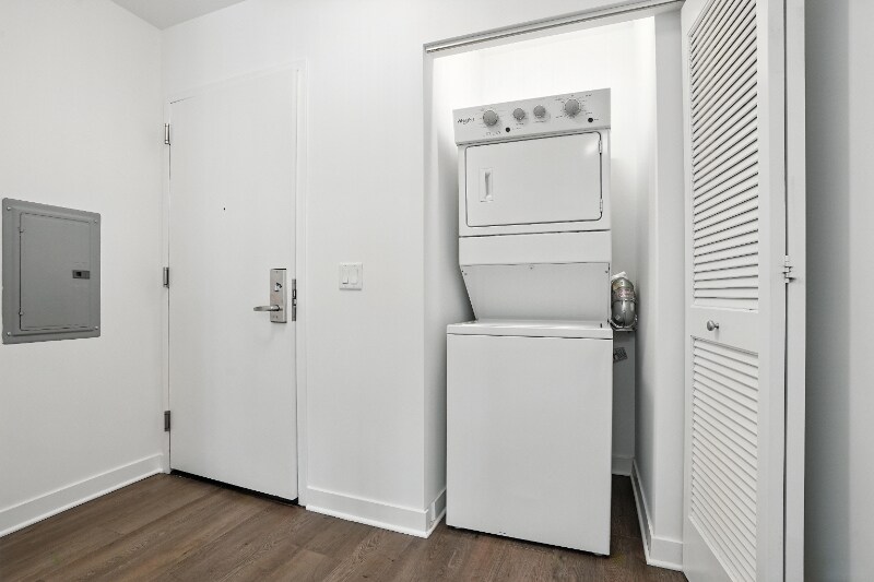 Building Photo - 24 W Randolph St