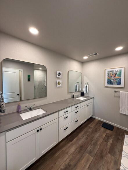 Building Photo - 450 Fairchild St