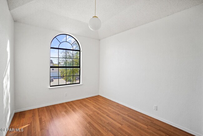 Building Photo - 7225 Golden Hawk Dr
