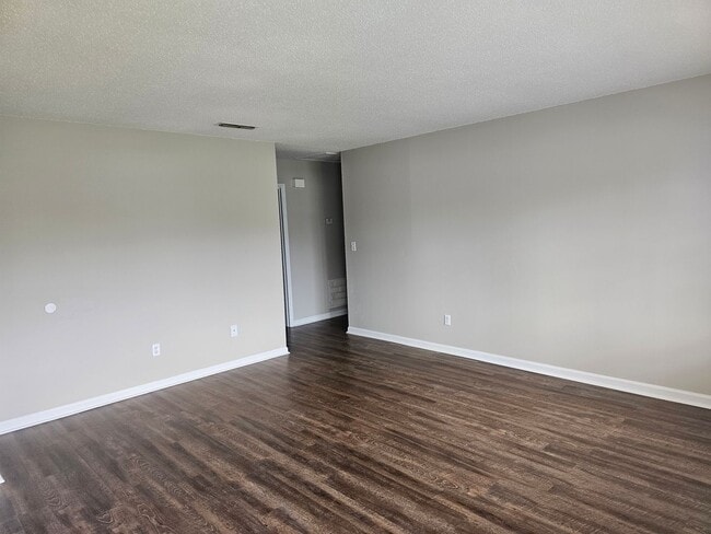 Building Photo - 5007B N. Moore Lane