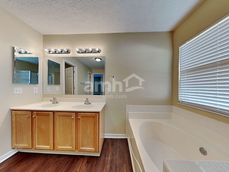 Building Photo - 10099 Brandsteade Ct