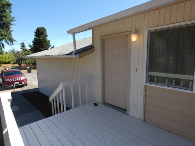 Building Photo - **Beautiful Duplex**
