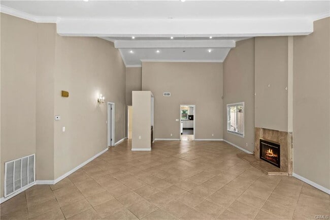 Building Photo - 18123 Delano St