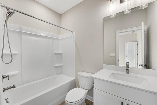 Building Photo - 427 Retreat Ln