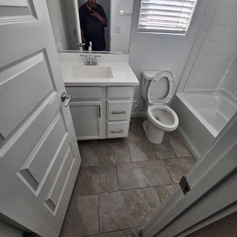 Building Photo - 1660 W Paseo Way