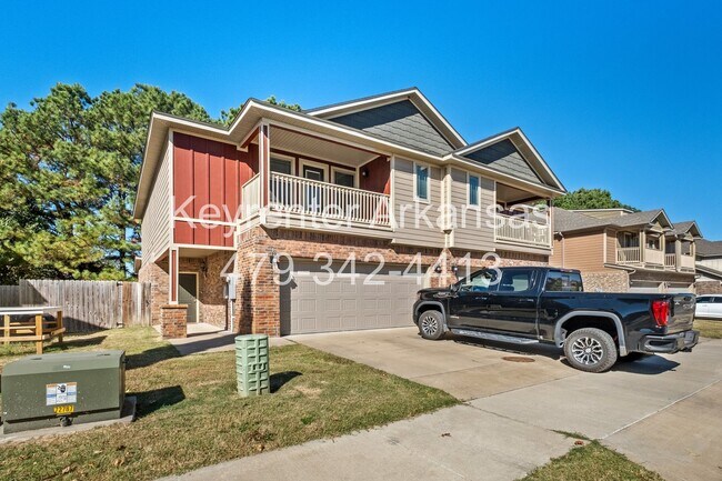 Building Photo - 1225 N Sicily Ln