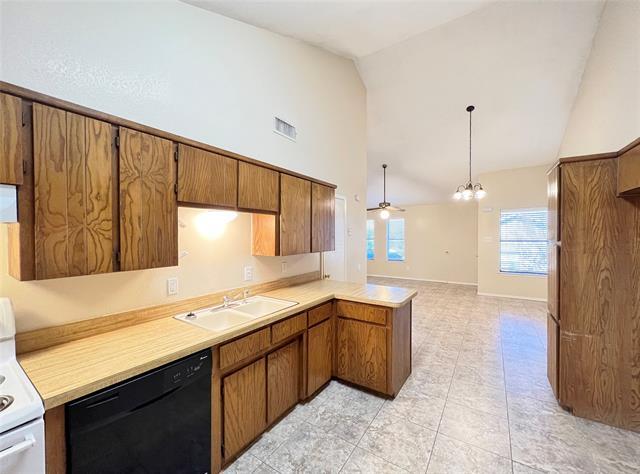 Building Photo - 1108 Curtis Dr