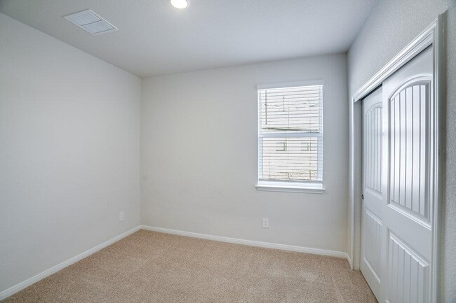 Building Photo - 152 Docile Lp