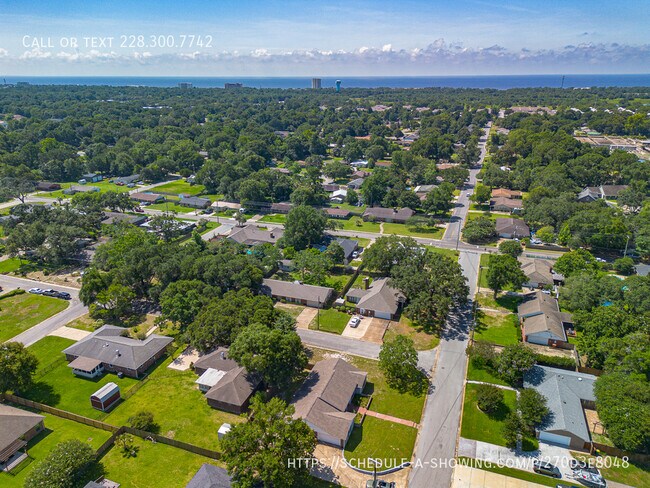 Building Photo - 412 Woodland Park Dr