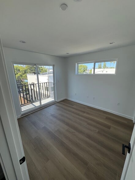 Building Photo - 5506 Barton Ave