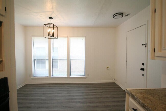 Building Photo - 16933 Davenport Ct