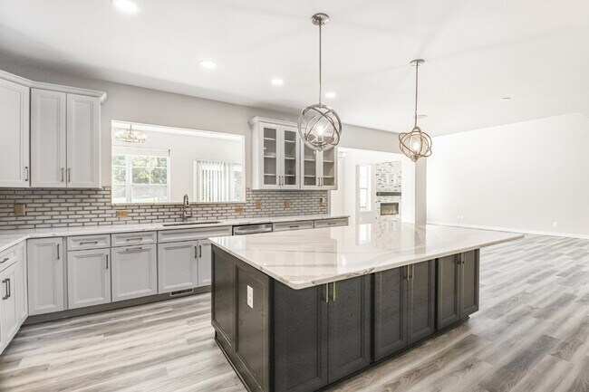 Building Photo - Now Available for Lease – Executive Home i...