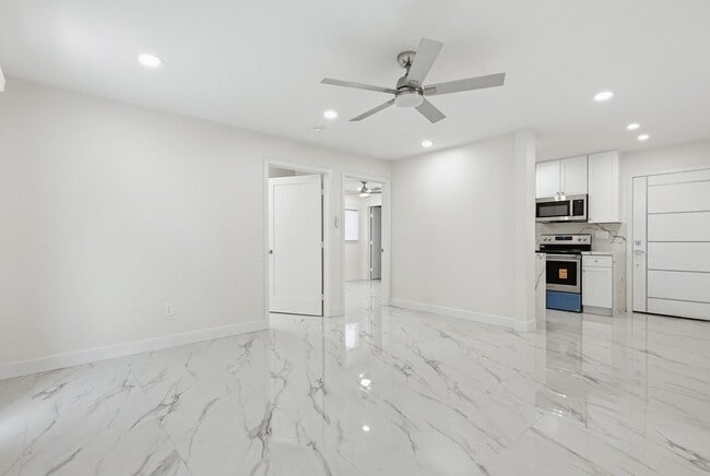 Building Photo - 3334 Altadena Ave.