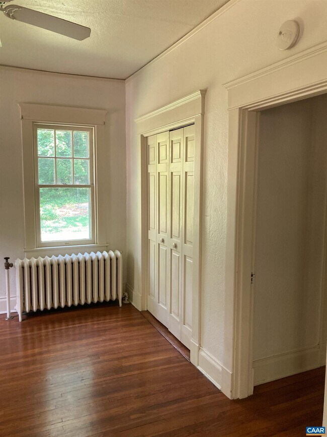Building Photo - 6 Gildersleeve Wood