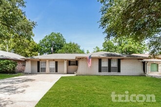 Building Photo - 6422 French Chateau Dr