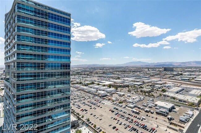 Building Photo - 4471 Dean Martin Dr