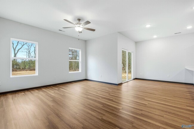 Building Photo - 292 Tercel Dr