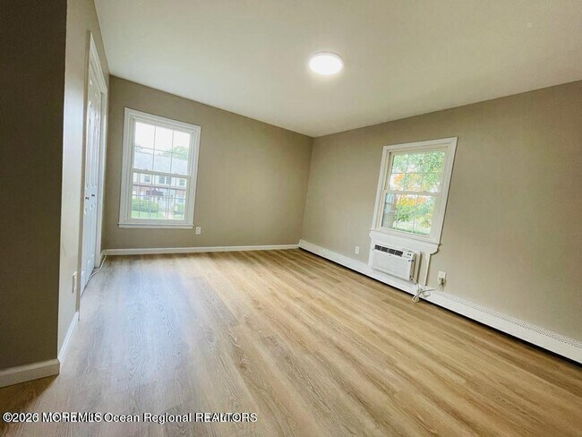 Building Photo - 68 Stonehurst Blvd