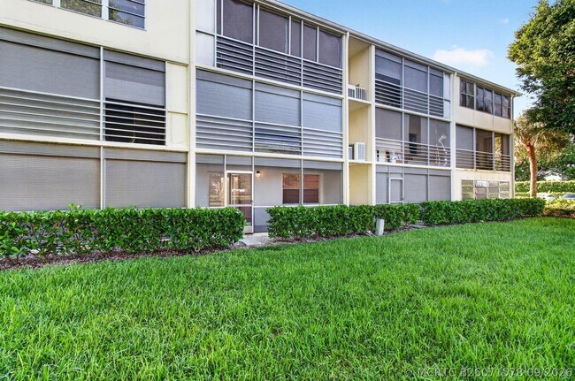 Building Photo - 45 Dorset B