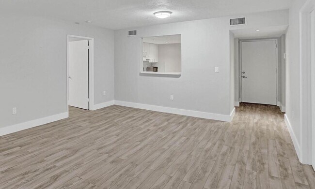 Dinning Room - 1 Alhambra Cir