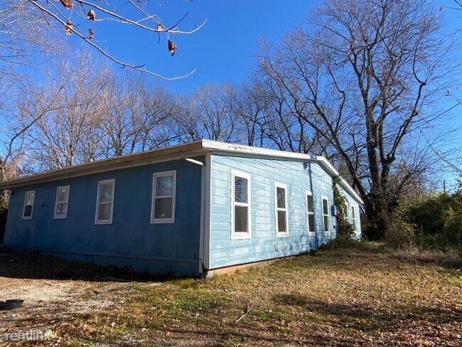 Primary Photo - 2 br, 1 bath House - 916 S. Clifton Ave B ...