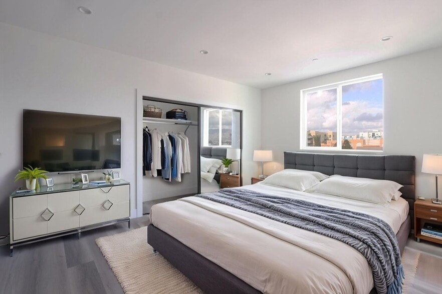 Building Photo - 11155 Huston St