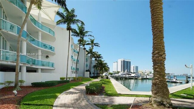 Building Photo - 7918 Harbor Island Dr