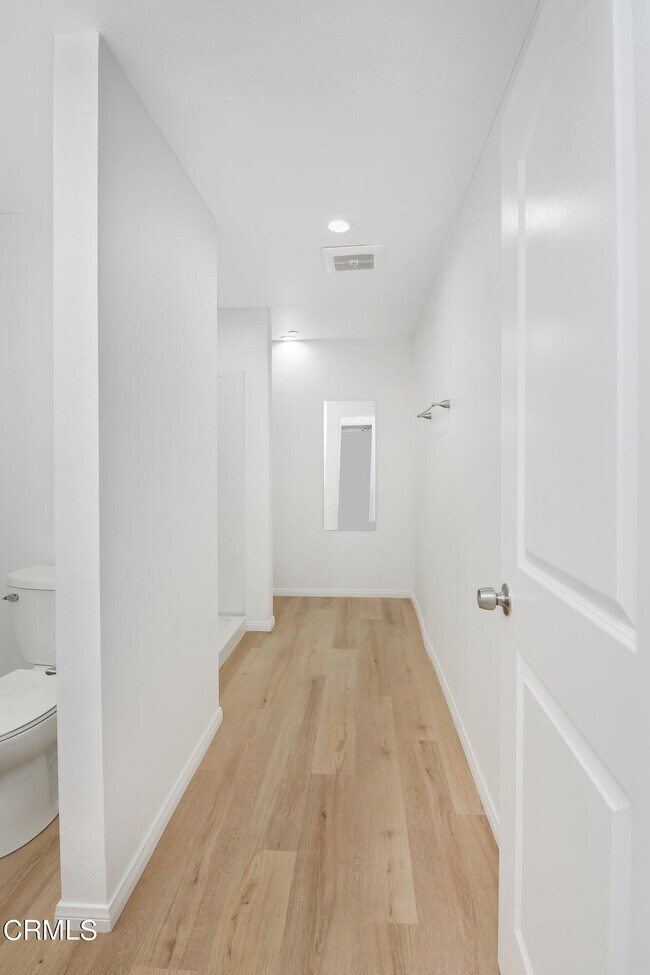 Building Photo - 296 Foothill Dr