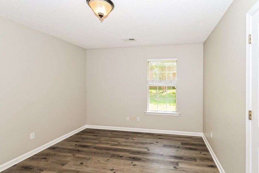 Building Photo - 5791 Pecan Trce