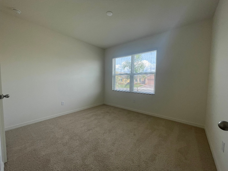 Building Photo - 1352 McFarland Dr