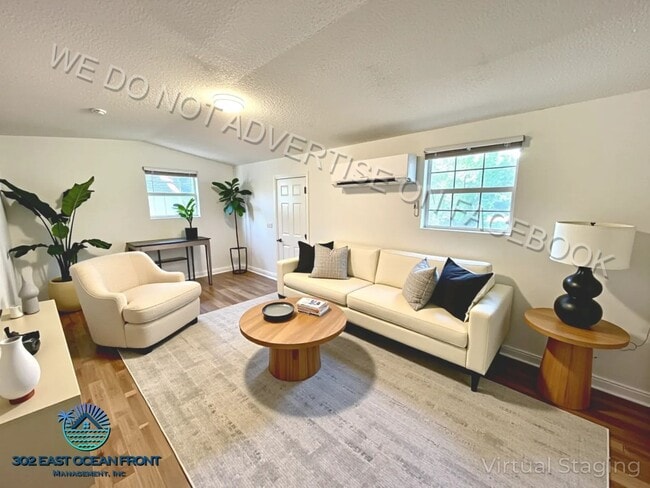 Building Photo - Amazing 4 bedroom / 1 bathroom home available!