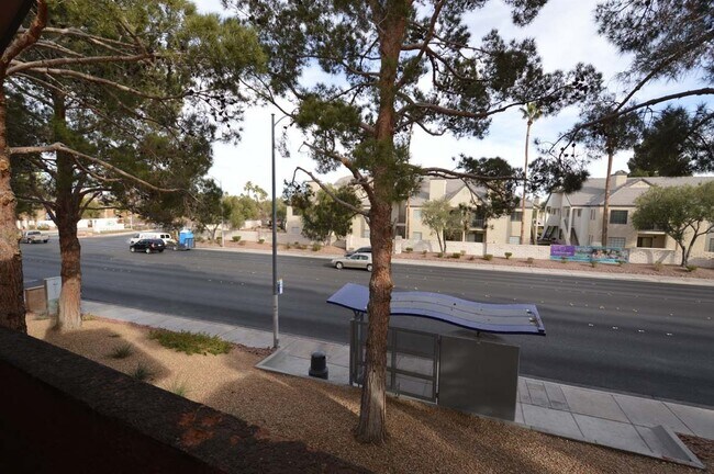 Building Photo - 2nd Floor Condo in a Gated Community