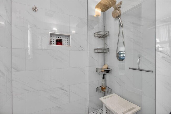 Building Photo - 741 Lantana Ave