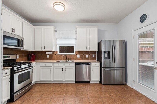 Building Photo - 25915 Hopson Meadows Dr