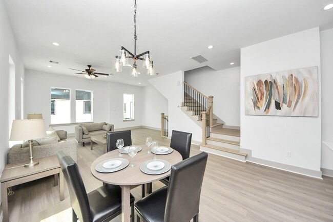 Building Photo - 5305 Kindred Gdn Ln