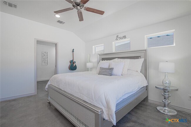 Building Photo - 765 Freedom Cir