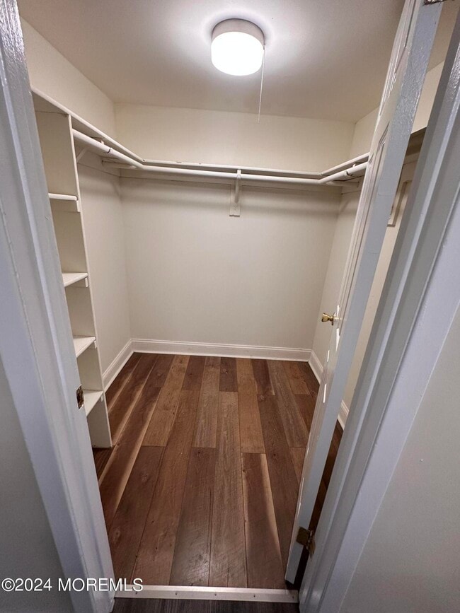 Building Photo - 88 Greenwood Dr