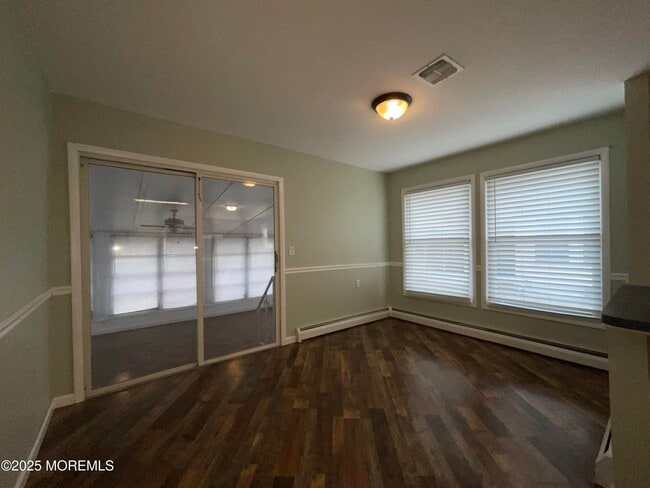 Building Photo - 554 Jamaica Blvd