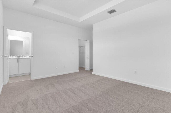 Building Photo - 2660 SE 28th St