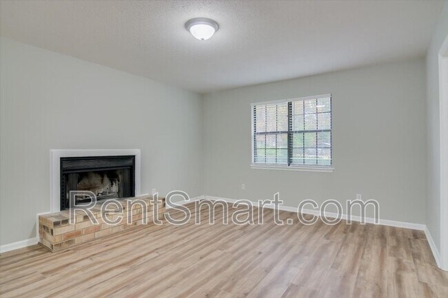 Building Photo - 4052 Danielle Dr